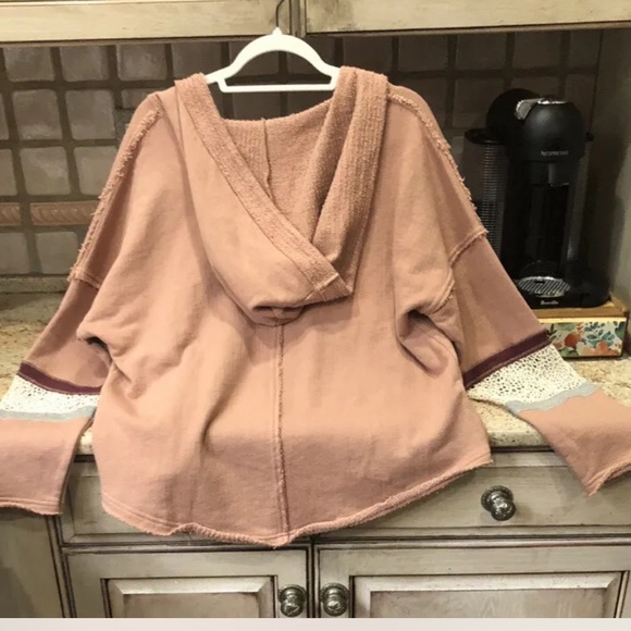 Free People Movement Dream Catcher Hoodie Sweatshirt Crochet Sleeve Coral 
New - Picture 5 of 5